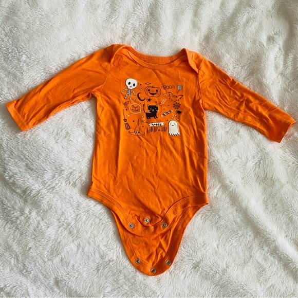 FREE w/purchase 3 Piece Halloween Bundle - Onesie and Two Piece Pyjamas - Picture 3 of 7